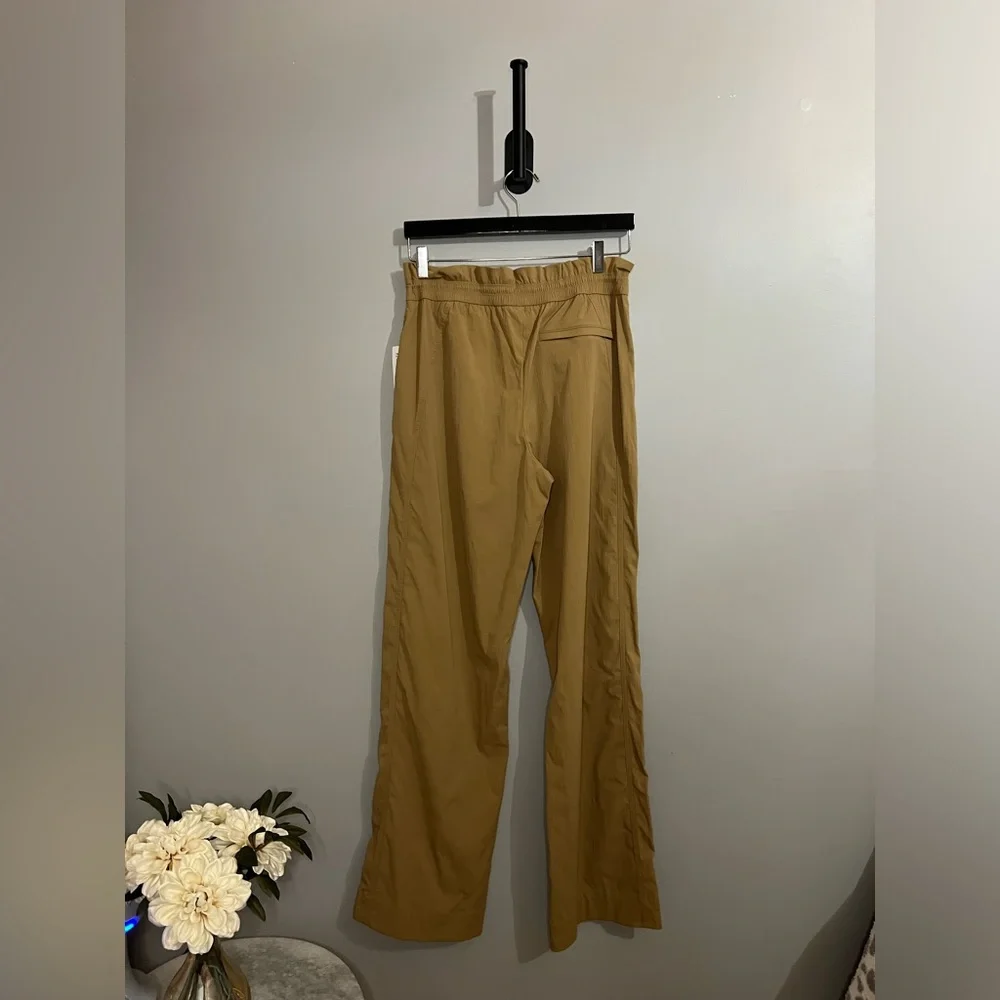 ATHLETA Trekkie parachute pant 8 TALL